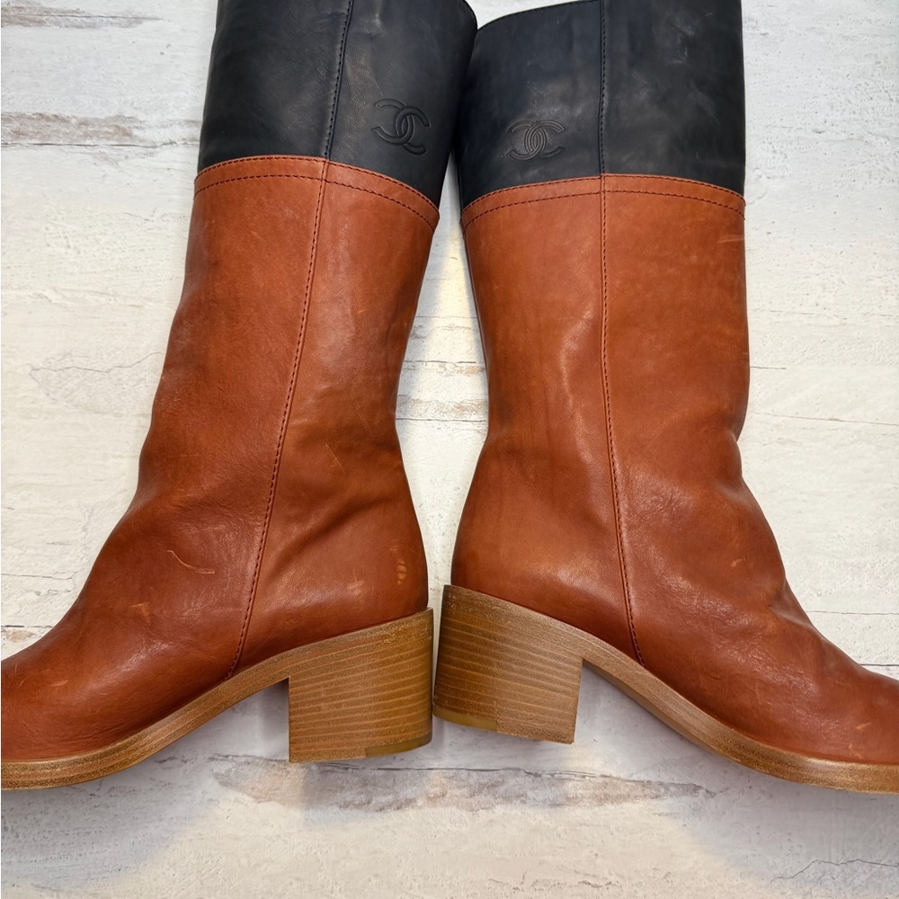 CHANEL Black and Brown Leather Heeled Boots 39.5
